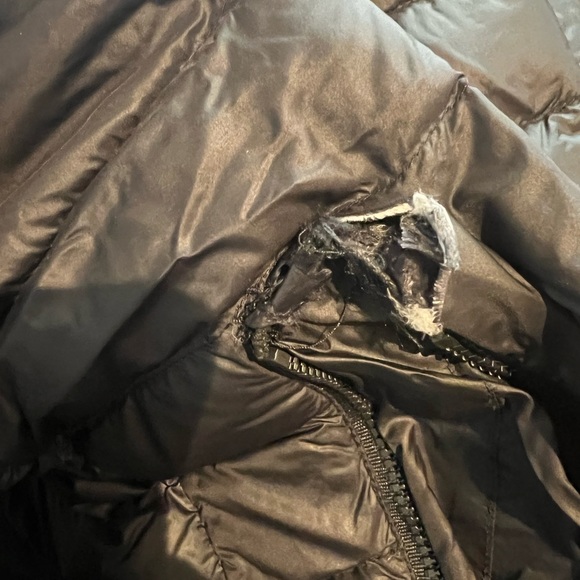 Moncler Women's Lightweight Down Jacket - Picture 9 of 9